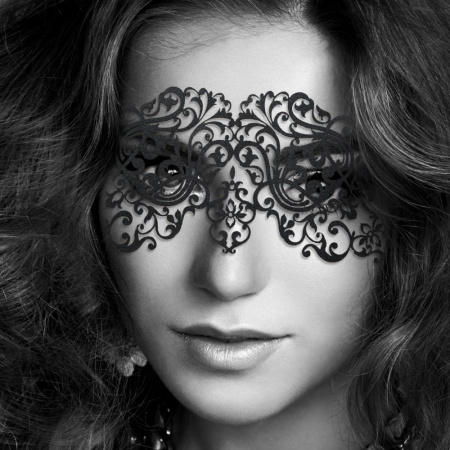 Маска на лицо Bijoux Indiscrets - Dalila Mask, виниловая, клеевое крепление, без завязок || Маска на обличчя Bijoux Indiscrets - Dalila Mask, вінілова, клейове кріплення, без зав'язок